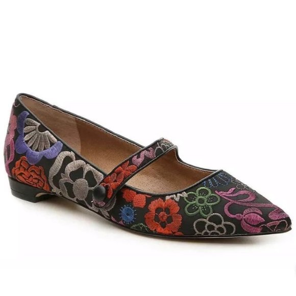 (CLOSET CLOSING FINAL SALE) Pointy Toe Floral Embroidered Chic Mary Janes - Picture 3 of 8